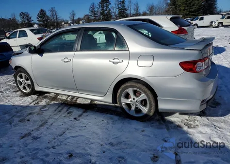 2013 Toyota Corolla Base из США, поврежденный, VIN 2T1BU4EE5DC030907